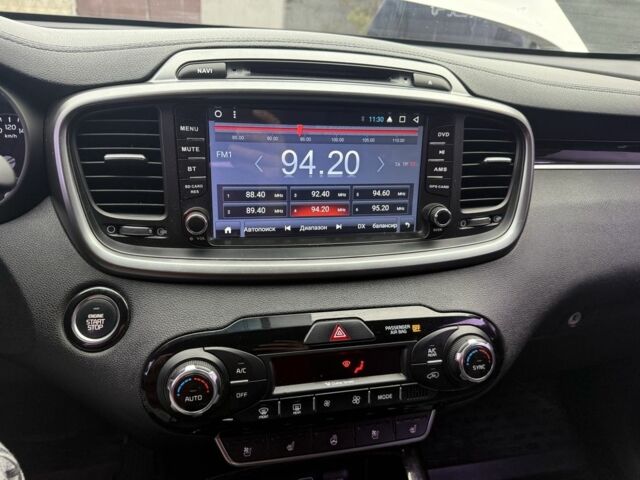 Белый Киа Соренто, объемом двигателя 2 л и пробегом 113 тыс. км за 17600 $, фото 6 на Automoto.ua