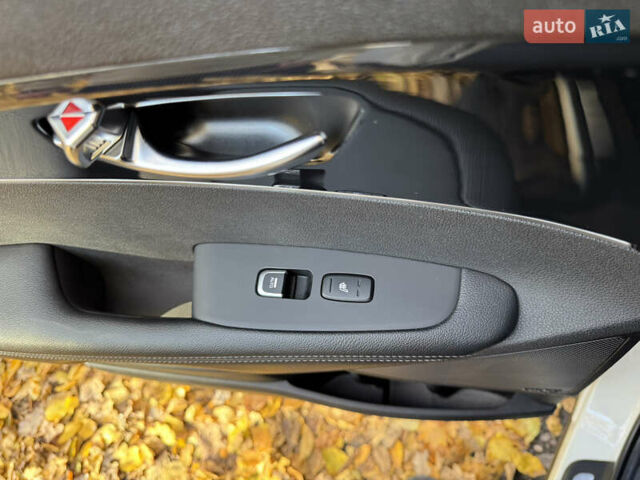 Белый Киа Соренто, объемом двигателя 2.2 л и пробегом 183 тыс. км за 23600 $, фото 57 на Automoto.ua