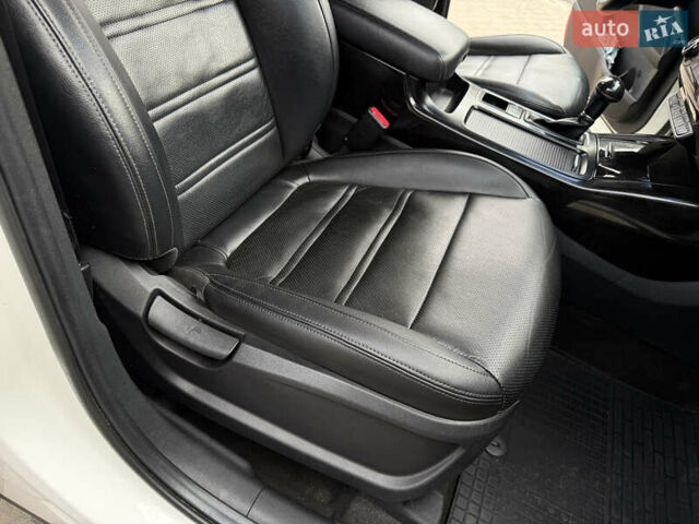 Белый Киа Соренто, объемом двигателя 2 л и пробегом 246 тыс. км за 17300 $, фото 17 на Automoto.ua