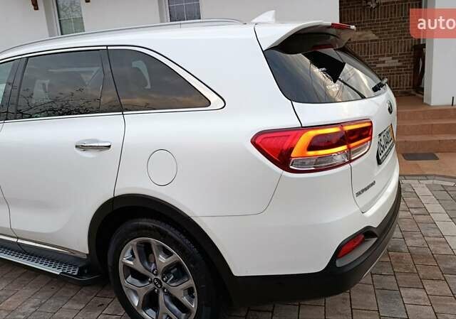 Белый Киа Соренто, объемом двигателя 2.2 л и пробегом 213 тыс. км за 21999 $, фото 9 на Automoto.ua