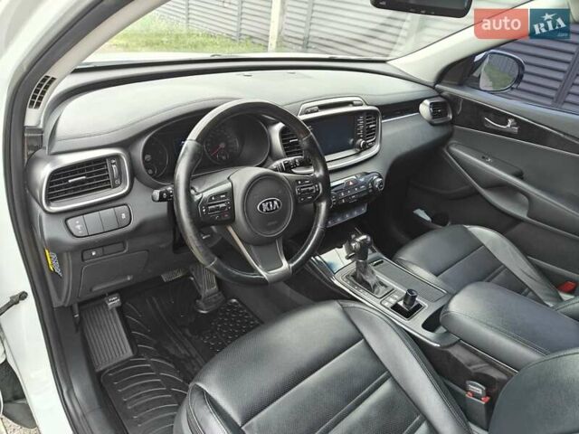 Білий Кіа Соренто, об'ємом двигуна 2.2 л та пробігом 130 тис. км за 24000 $, фото 16 на Automoto.ua