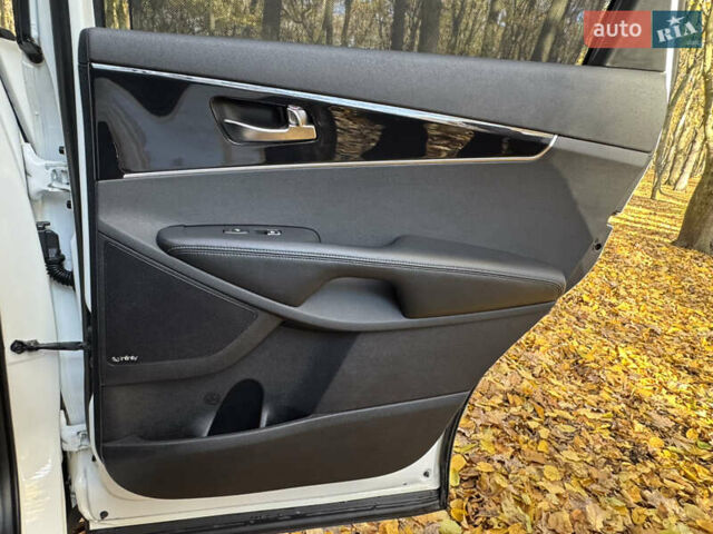 Белый Киа Соренто, объемом двигателя 2.2 л и пробегом 183 тыс. км за 23600 $, фото 66 на Automoto.ua