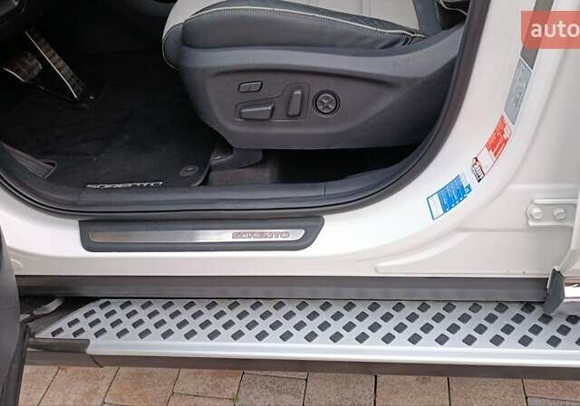 Белый Киа Соренто, объемом двигателя 2.2 л и пробегом 213 тыс. км за 21999 $, фото 78 на Automoto.ua