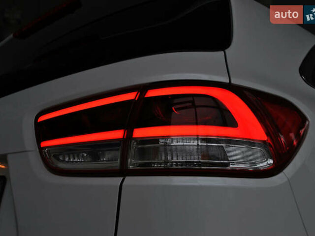 Белый Киа Соренто, объемом двигателя 2.2 л и пробегом 139 тыс. км за 23900 $, фото 21 на Automoto.ua