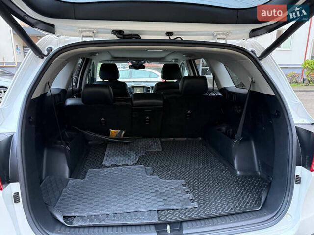 Белый Киа Соренто, объемом двигателя 2.2 л и пробегом 166 тыс. км за 22500 $, фото 5 на Automoto.ua