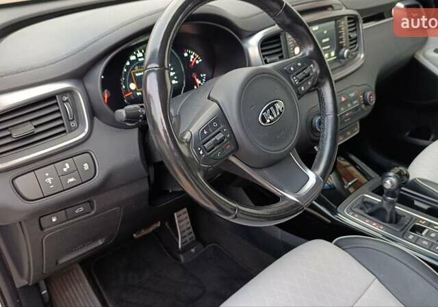 Белый Киа Соренто, объемом двигателя 2.2 л и пробегом 213 тыс. км за 21999 $, фото 46 на Automoto.ua