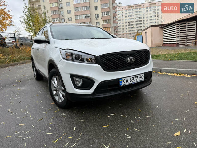 Киа Соренто 2016 в Киеве на Automoto.ua Белый Киа Соренто, объемом двигателя 2.36 л и пробегом 118 тыс. км за 16700 $, фото 11 на Automoto.ua