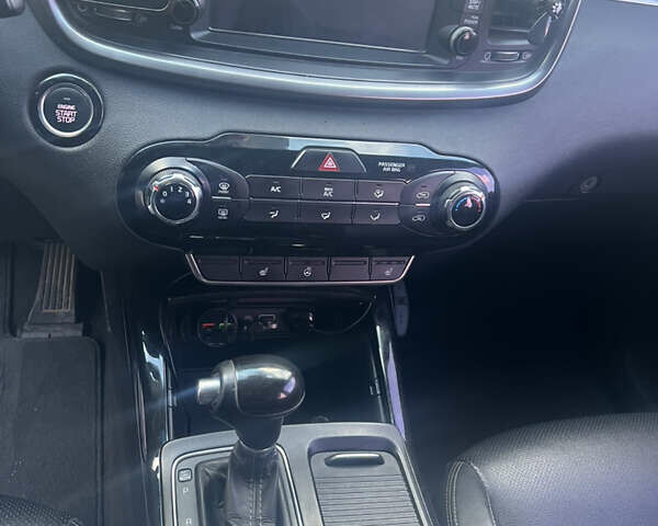 Белый Киа Соренто, объемом двигателя 2 л и пробегом 190 тыс. км за 20500 $, фото 14 на Automoto.ua