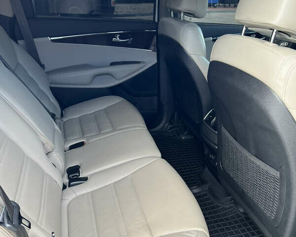 Кіа Соренто 2016 у Києві на Automoto.ua Білий Кіа Соренто, об'ємом двигуна 2 л та пробігом 75 тис. км за 20000 $, фото 19 на Automoto.ua