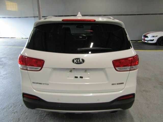 Білий Кіа Соренто, об'ємом двигуна 2 л та пробігом 172 тис. км за 15300 $, фото 5 на Automoto.ua