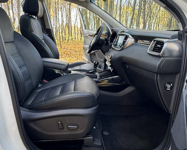 Белый Киа Соренто, объемом двигателя 2.2 л и пробегом 183 тыс. км за 23600 $, фото 75 на Automoto.ua