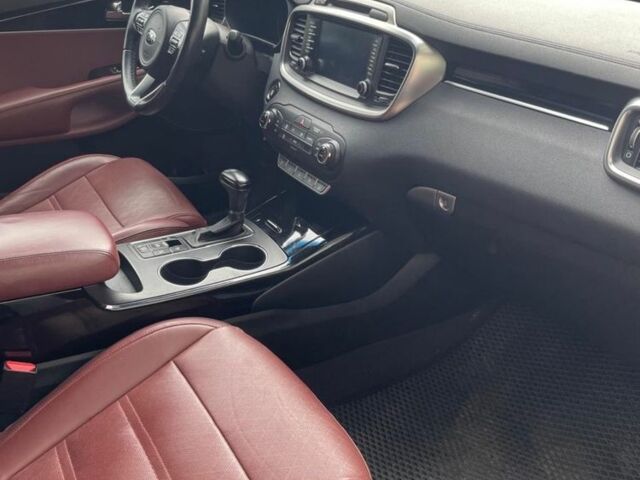 Белый Киа Соренто, объемом двигателя 0 л и пробегом 60 тыс. км за 22000 $, фото 4 на Automoto.ua