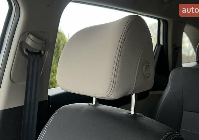 Білий Кіа Соренто, об'ємом двигуна 3.34 л та пробігом 120 тис. км за 13500 $, фото 22 на Automoto.ua