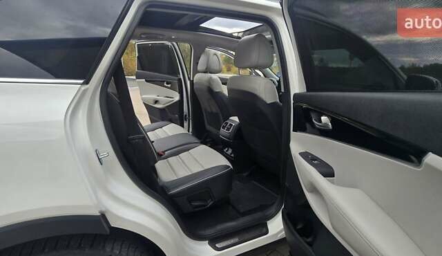 Білий Кіа Соренто, об'ємом двигуна 2.2 л та пробігом 126 тис. км за 23600 $, фото 24 на Automoto.ua
