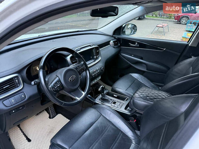 Белый Киа Соренто, объемом двигателя 2.2 л и пробегом 166 тыс. км за 22500 $, фото 12 на Automoto.ua