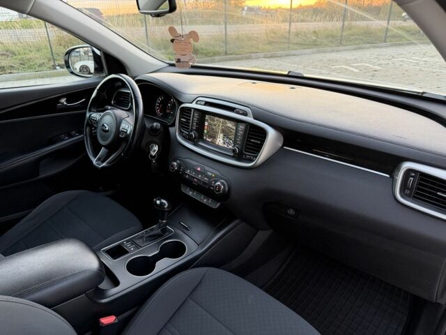 Белый Киа Соренто, объемом двигателя 3.3 л и пробегом 83 тыс. км за 14700 $, фото 18 на Automoto.ua