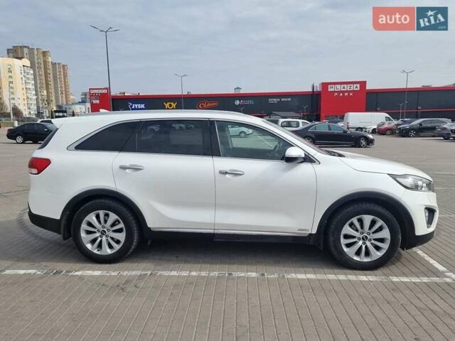Белый Киа Соренто, объемом двигателя 2.2 л и пробегом 145 тыс. км за 25000 $, фото 10 на Automoto.ua