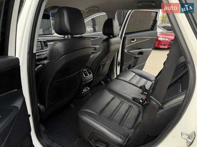 Белый Киа Соренто, объемом двигателя 2 л и пробегом 246 тыс. км за 17300 $, фото 13 на Automoto.ua