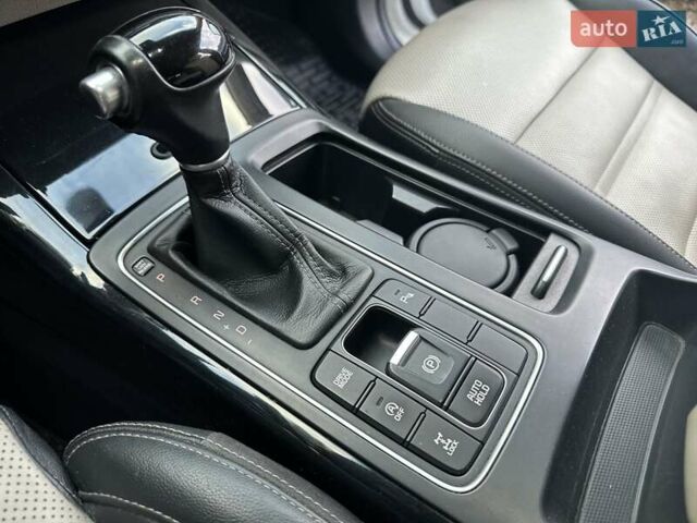 Білий Кіа Соренто, об'ємом двигуна 2.2 л та пробігом 205 тис. км за 22999 $, фото 14 на Automoto.ua