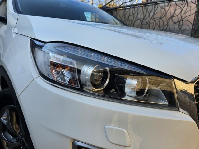 Белый Киа Соренто, объемом двигателя 0 л и пробегом 183 тыс. км за 23719 $, фото 4 на Automoto.ua