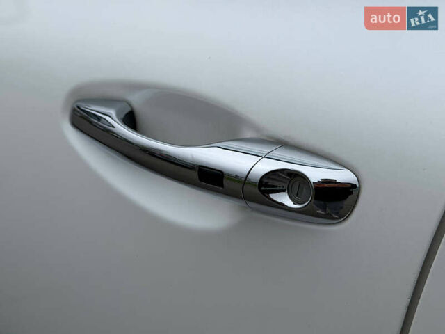 Білий Кіа Соренто, об'ємом двигуна 2 л та пробігом 246 тис. км за 18500 $, фото 25 на Automoto.ua