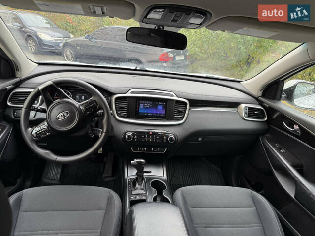Киа Соренто 2016 в Киеве на Automoto.ua Белый Киа Соренто, объемом двигателя 2.36 л и пробегом 118 тыс. км за 16700 $, фото 6 на Automoto.ua
