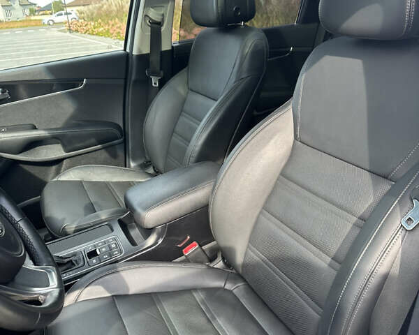 Білий Кіа Соренто, об'ємом двигуна 2.2 л та пробігом 205 тис. км за 22900 $, фото 17 на Automoto.ua