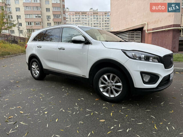 Киа Соренто 2016 в Киеве на Automoto.ua Белый Киа Соренто, объемом двигателя 2.36 л и пробегом 118 тыс. км за 16700 $, фото 2 на Automoto.ua