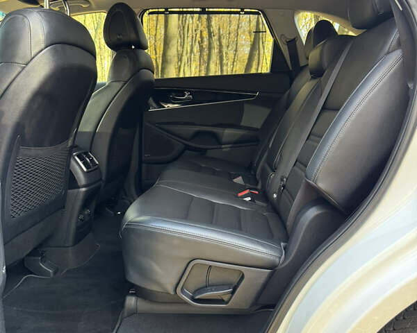 Белый Киа Соренто, объемом двигателя 2.2 л и пробегом 183 тыс. км за 23600 $, фото 58 на Automoto.ua