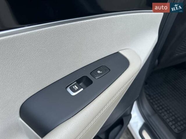 Білий Кіа Соренто, об'ємом двигуна 2.2 л та пробігом 205 тис. км за 22999 $, фото 22 на Automoto.ua