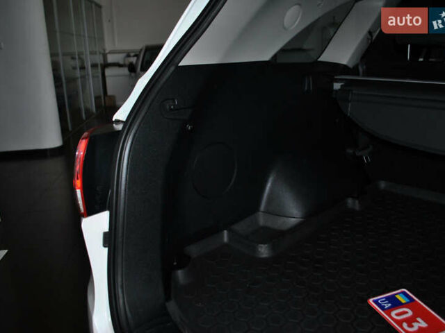 Белый Киа Соренто, объемом двигателя 2.2 л и пробегом 139 тыс. км за 23900 $, фото 45 на Automoto.ua