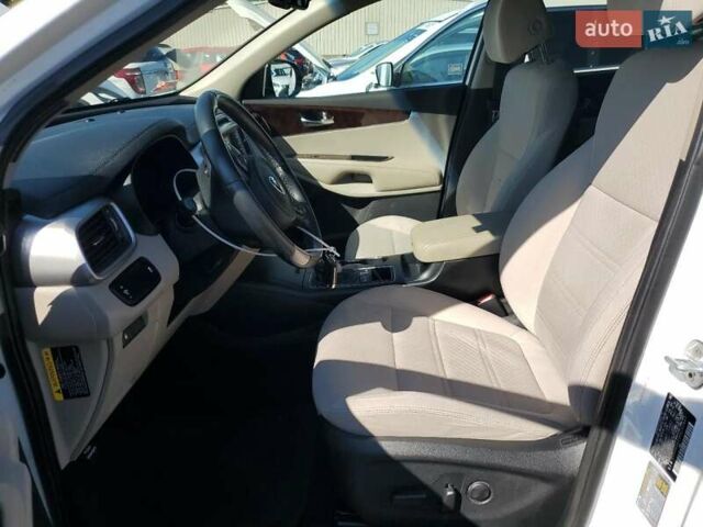 Білий Кіа Соренто, об'ємом двигуна 2.4 л та пробігом 79 тис. км за 10850 $, фото 7 на Automoto.ua