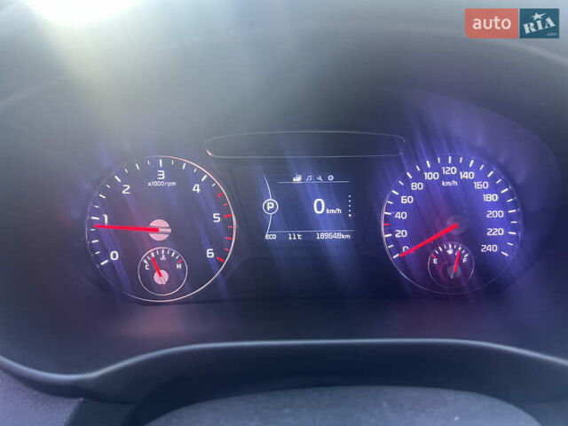 Белый Киа Соренто, объемом двигателя 2 л и пробегом 190 тыс. км за 20500 $, фото 15 на Automoto.ua