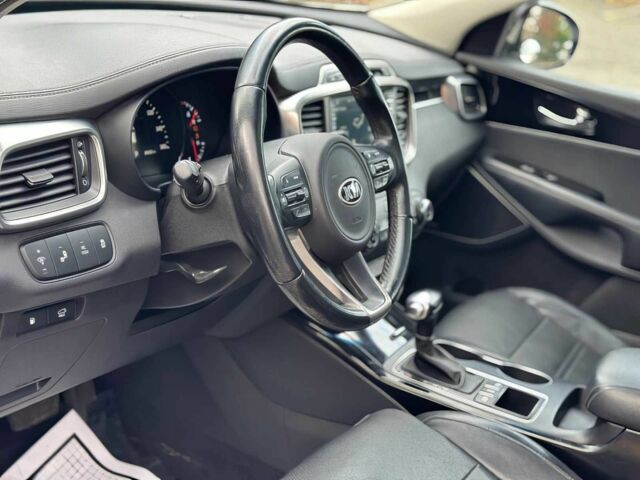 Білий Кіа Соренто, об'ємом двигуна 3.3 л та пробігом 75 тис. км за 6000 $, фото 9 на Automoto.ua