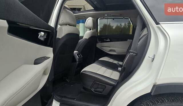 Білий Кіа Соренто, об'ємом двигуна 2.2 л та пробігом 126 тис. км за 23600 $, фото 11 на Automoto.ua