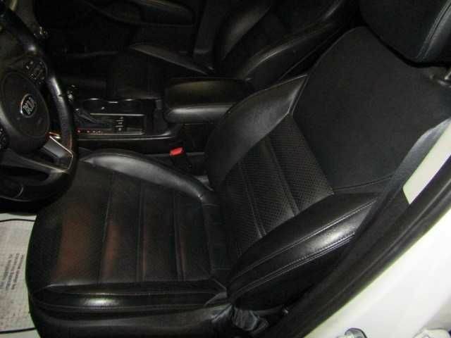 Білий Кіа Соренто, об'ємом двигуна 2 л та пробігом 172 тис. км за 15300 $, фото 8 на Automoto.ua