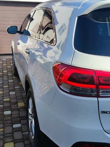 Білий Кіа Соренто, об'ємом двигуна 2.4 л та пробігом 126 тис. км за 17900 $, фото 5 на Automoto.ua