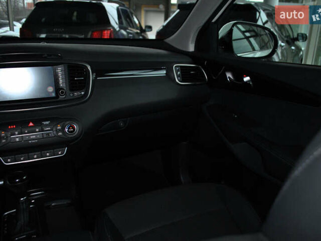 Белый Киа Соренто, объемом двигателя 2.2 л и пробегом 139 тыс. км за 23900 $, фото 40 на Automoto.ua