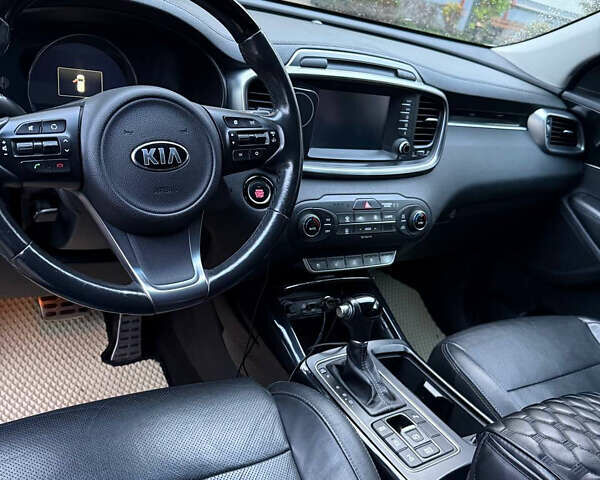 Белый Киа Соренто, объемом двигателя 2.2 л и пробегом 166 тыс. км за 22500 $, фото 10 на Automoto.ua