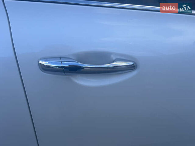 Белый Киа Соренто, объемом двигателя 2 л и пробегом 190 тыс. км за 20500 $, фото 9 на Automoto.ua