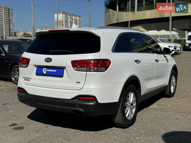 Белый Киа Соренто, объемом двигателя 2.36 л и пробегом 106 тыс. км за 17300 $, фото 4 на Automoto.ua
