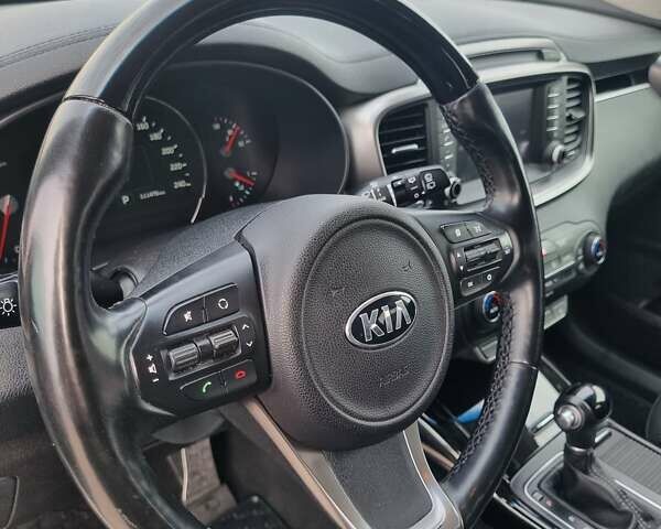 Белый Киа Соренто, объемом двигателя 2.2 л и пробегом 145 тыс. км за 25000 $, фото 31 на Automoto.ua