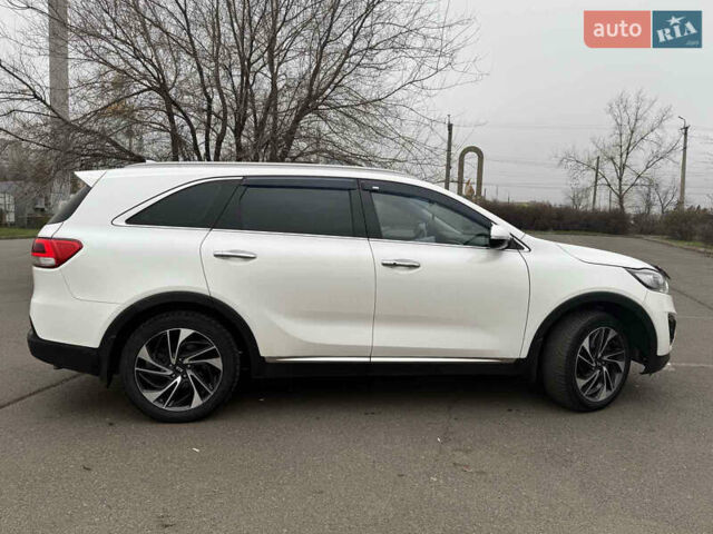Білий Кіа Соренто, об'ємом двигуна 2 л та пробігом 246 тис. км за 18500 $, фото 6 на Automoto.ua