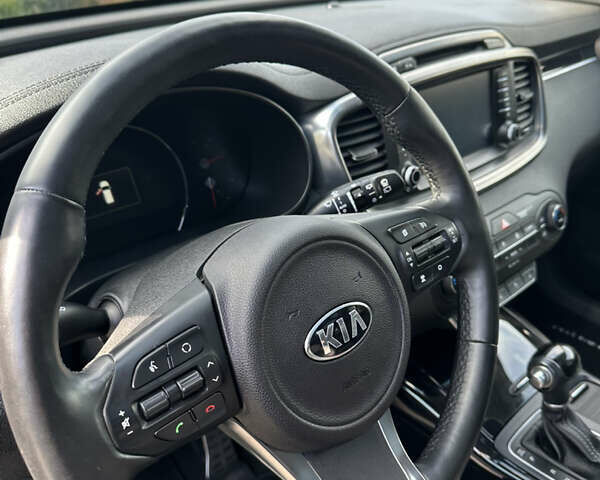 Білий Кіа Соренто, об'ємом двигуна 2.2 л та пробігом 205 тис. км за 22900 $, фото 32 на Automoto.ua