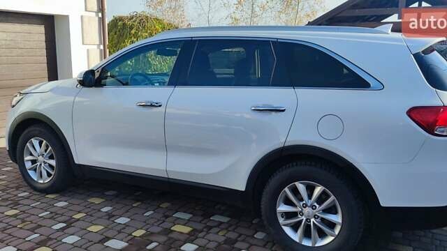 Білий Кіа Соренто, об'ємом двигуна 2.4 л та пробігом 126 тис. км за 17900 $, фото 23 на Automoto.ua