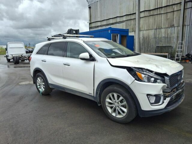 Білий Кіа Соренто, об'ємом двигуна 2.4 л та пробігом 118 тис. км за 16700 $, фото 8 на Automoto.ua