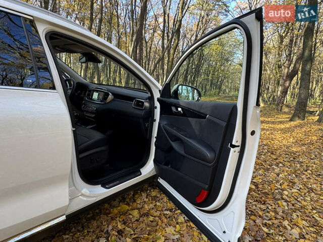 Белый Киа Соренто, объемом двигателя 2.2 л и пробегом 183 тыс. км за 23600 $, фото 72 на Automoto.ua