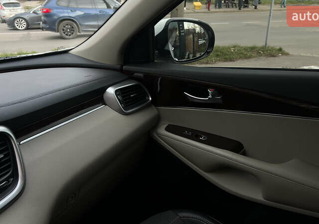 Білий Кіа Соренто, об'ємом двигуна 3.34 л та пробігом 120 тис. км за 13500 $, фото 17 на Automoto.ua