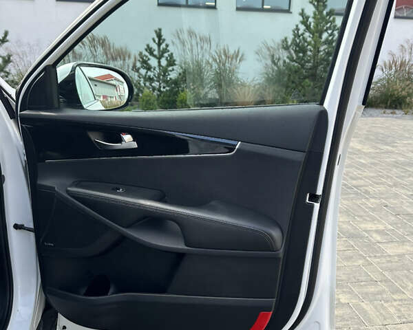 Білий Кіа Соренто, об'ємом двигуна 2.2 л та пробігом 205 тис. км за 22900 $, фото 21 на Automoto.ua