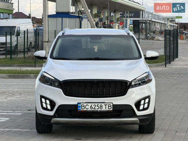 Белый Киа Соренто, объемом двигателя 3.3 л и пробегом 83 тыс. км за 14900 $, фото 1 на Automoto.ua